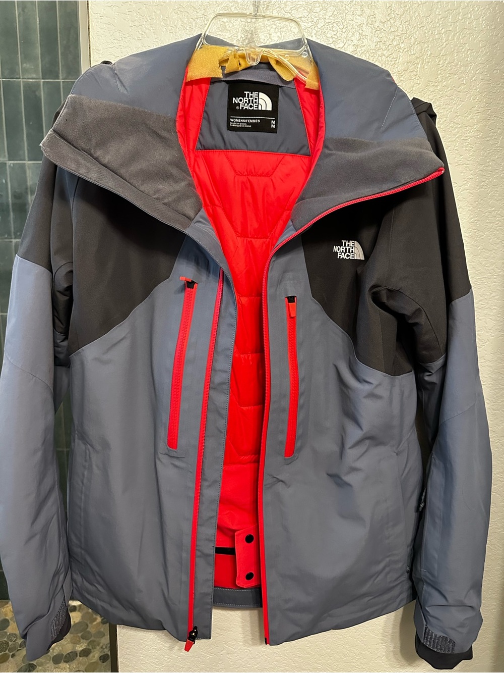 THE NORTH FACE Women’s Two-Tone Gray Shell Ski Jacket with Hot Pink Lining